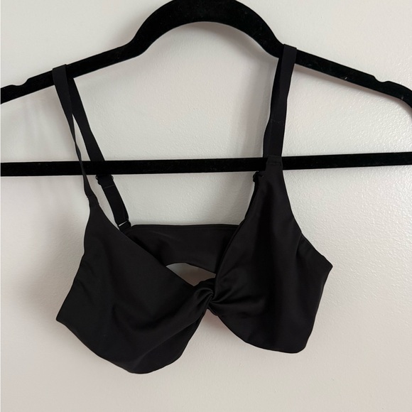 Gymshark Other - NEW Black Gymshark Twist Bra